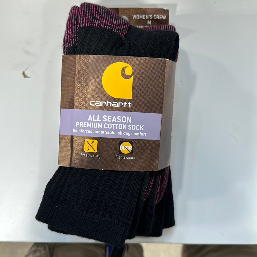 Women’s Carhartt socks